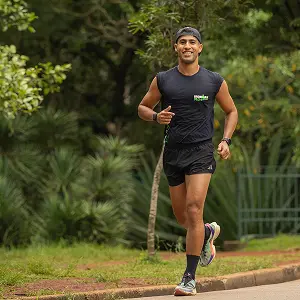 Treinamento físico da assessoria esportiva Innvicto Performance, focada em corrida de rua e exercícios de endurance integrados à nutrição